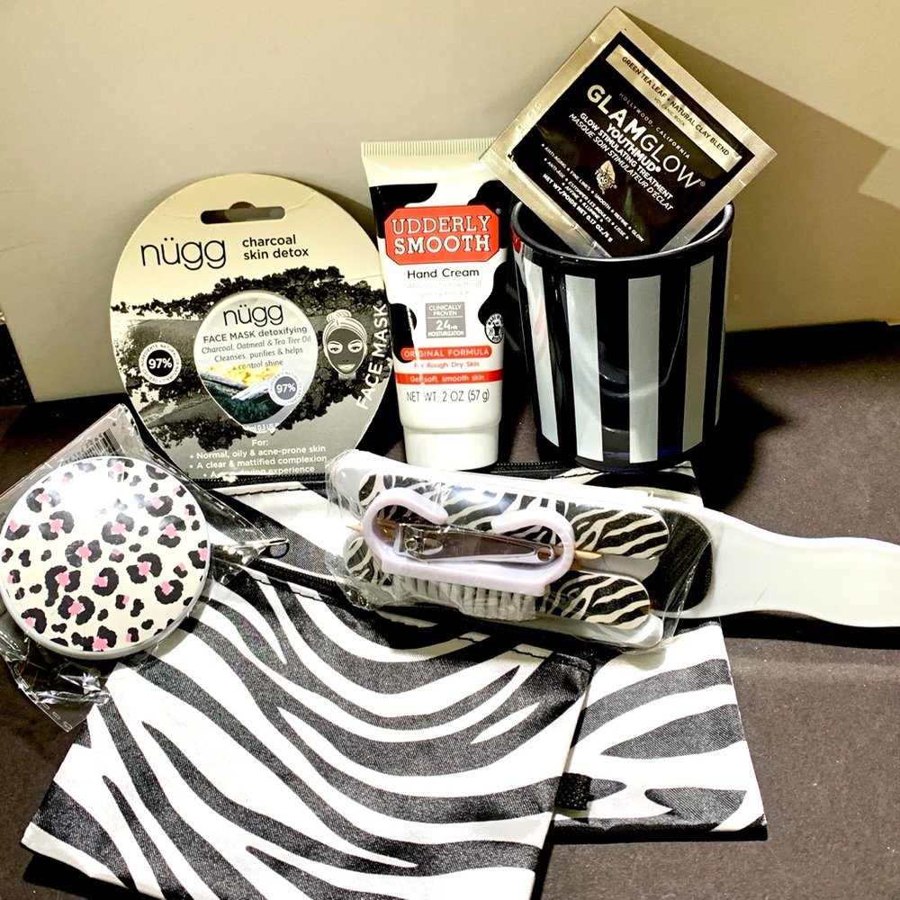NWT Snazzy Self-Care Kit